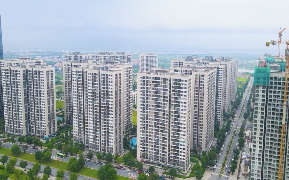 Chung cư Hà Nội, TP HCM đều tăng giá khiến dân văn phòng xa với giấc mơ mua nhà.