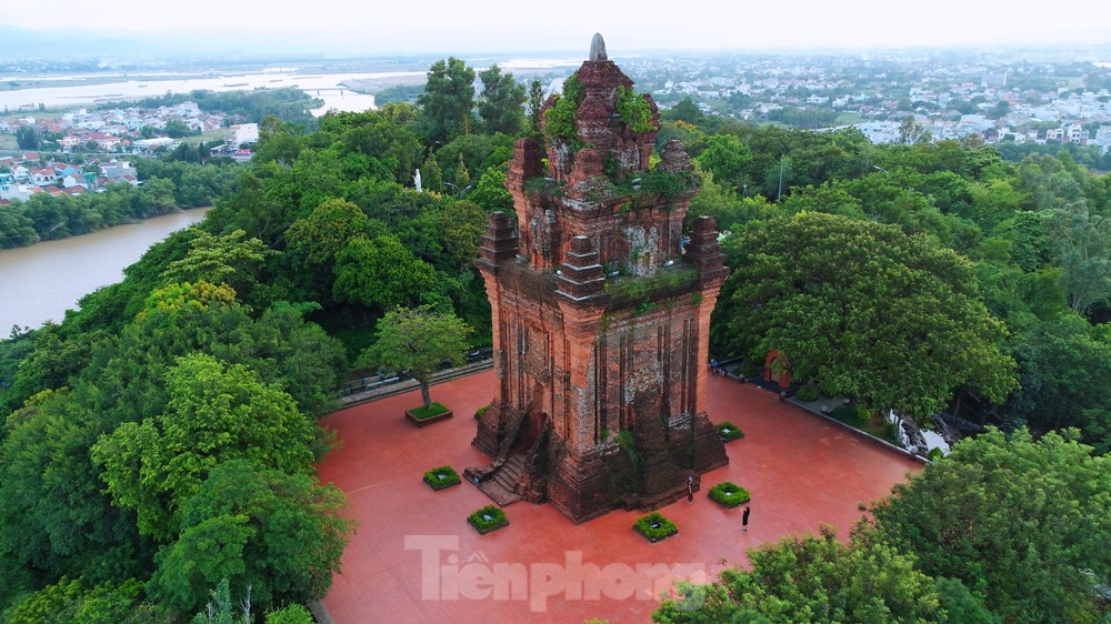 Tháp Nhạn - Phú Yên, chứng tích cổ ngàn tuổi kết nối quá khứ và hiện tại