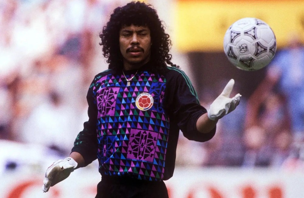 Chuyện cuối tuần: Rene Higuita, gã điên huyền thoại và 7 tháng tù vì lòng  hào hiệp