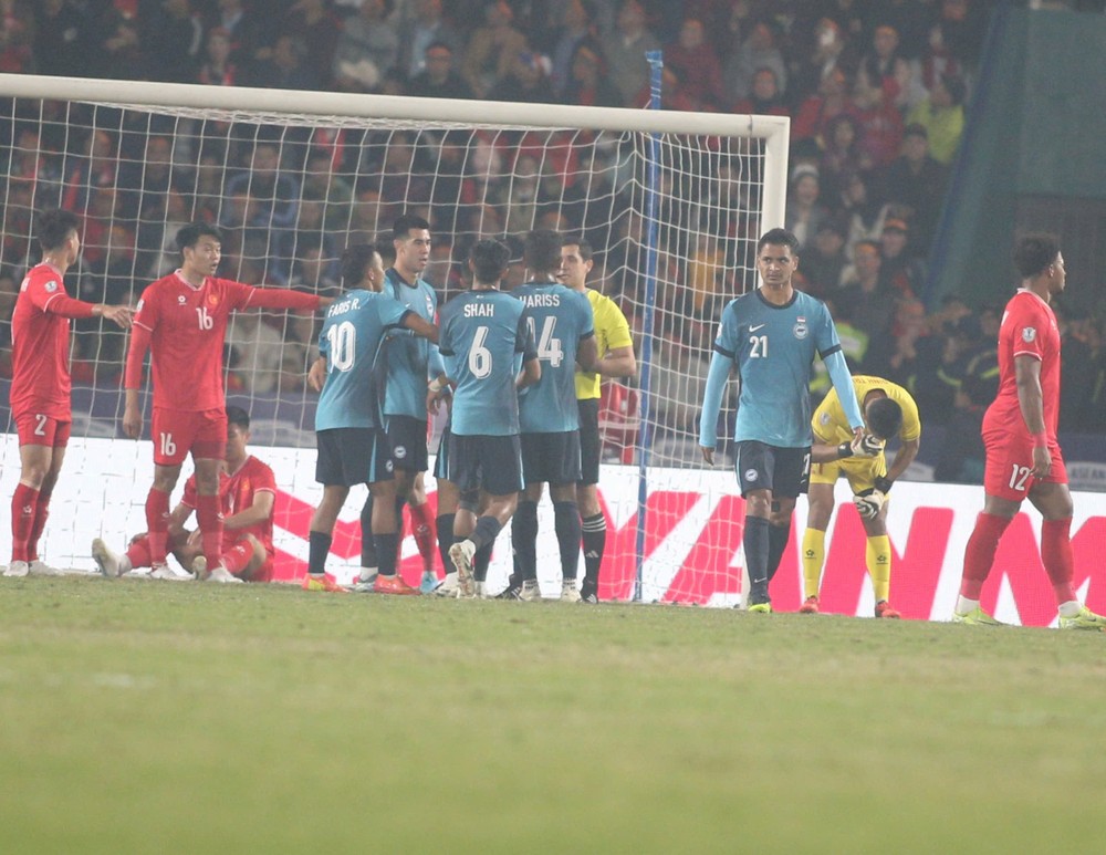 Trực tiếp Việt Nam vs Singapore 3-1 (H2): Tiến Linh ghi bàn