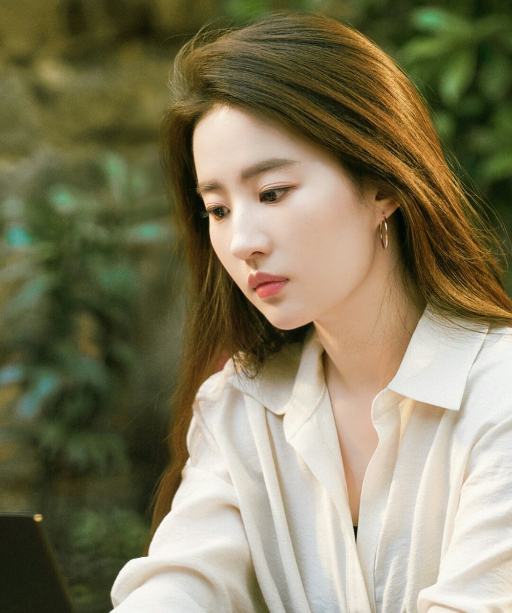 Lưu Diệc Phi đẹp trong mọi khung hình