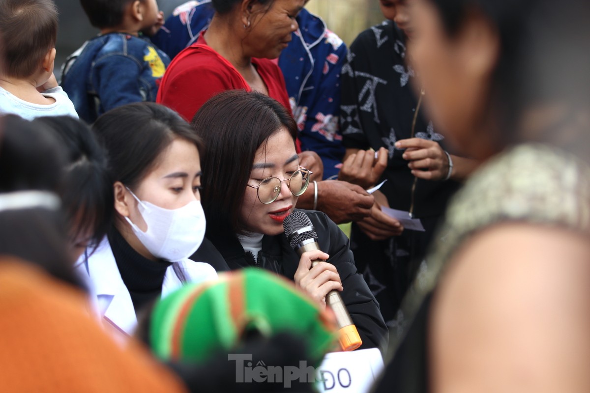Mang Tết ấm đến người nghèo ảnh 12