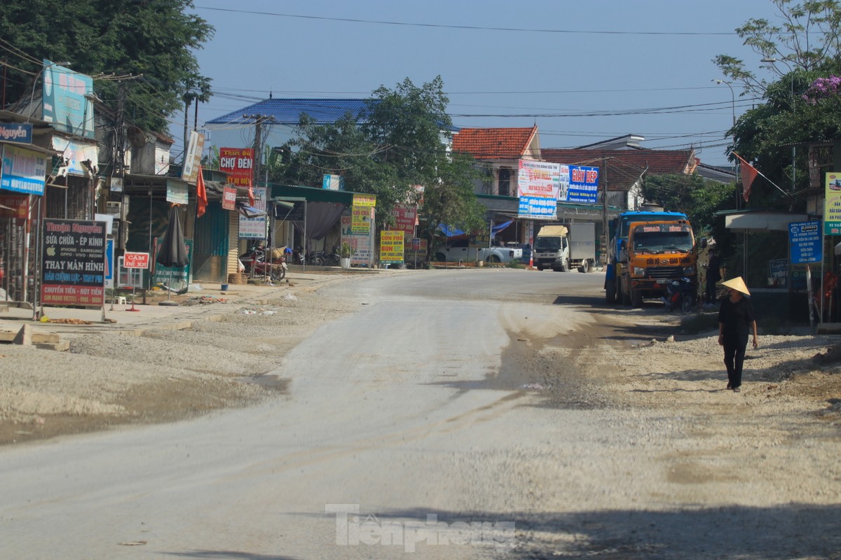 Bụi mù mịt trên công trường nghìn tỷ ở Nghệ An ảnh 2