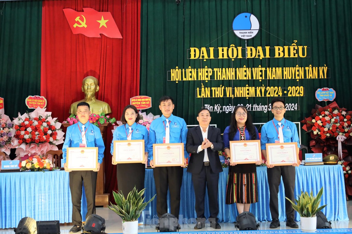 Đại hội điểm Hội Liên hiệp Thanh niên cấp huyện đầu tiên ở Nghệ An ảnh 6