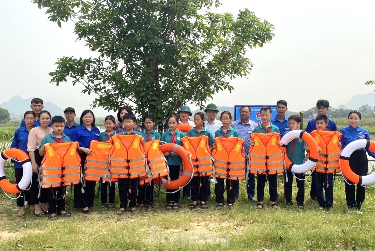 Đa dạng các hoạt động phòng chống đuối nước của tuổi trẻ Nghệ An ảnh 7