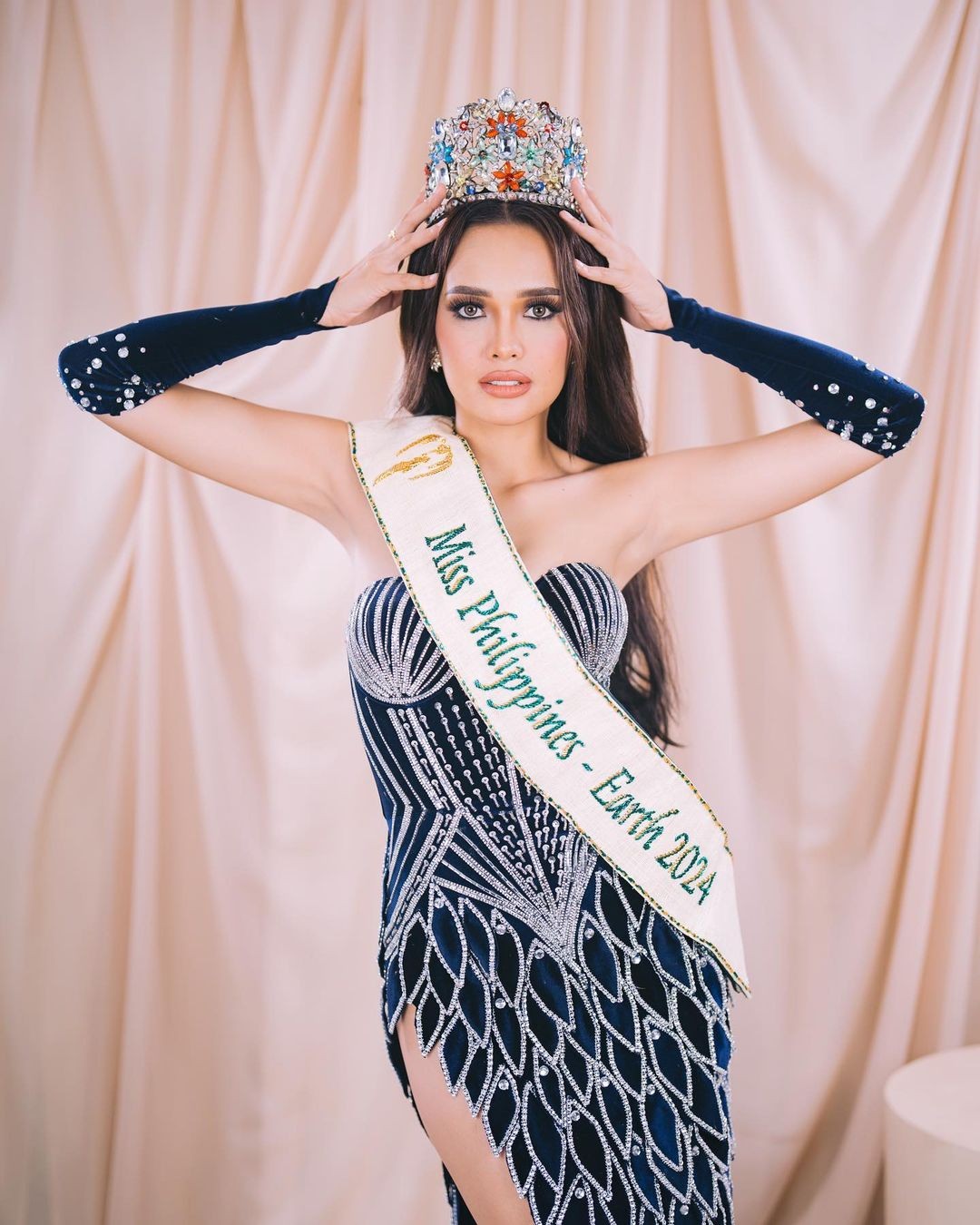 Người đẹp Philippines cao 1,76 m sang Việt Nam thi hoa hậu