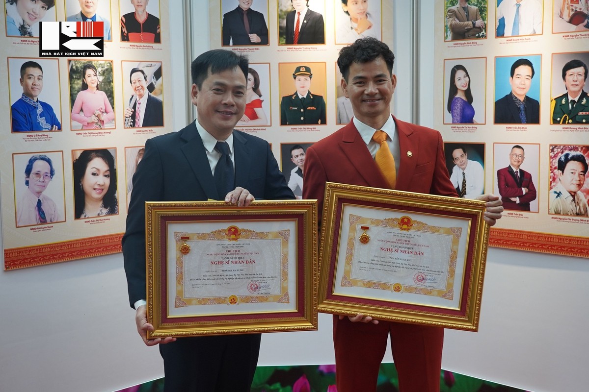 Bốn nghệ sĩ nhận danh hiệu NSND của Nhà hát Kịch Việt Nam ảnh 4