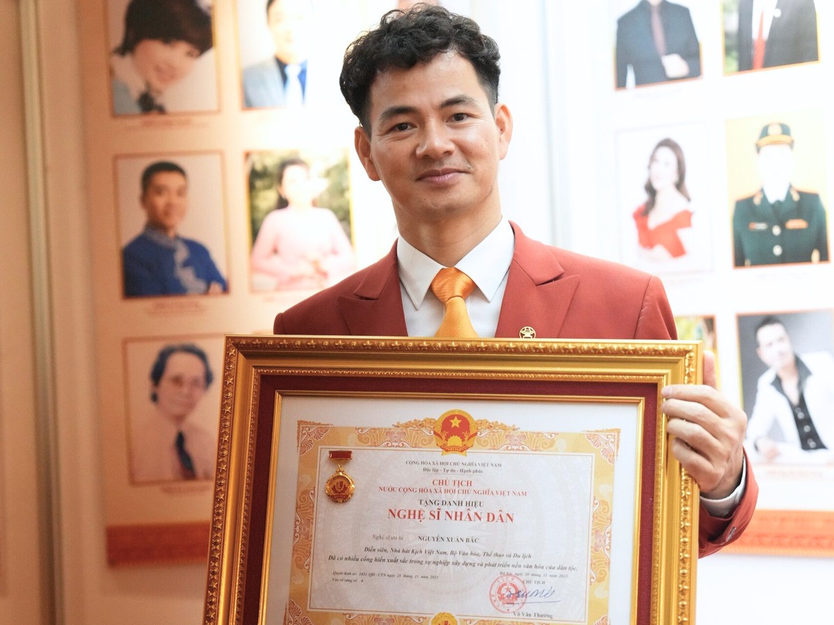 Bốn nghệ sĩ nhận danh hiệu NSND của Nhà hát Kịch Việt Nam ảnh 3