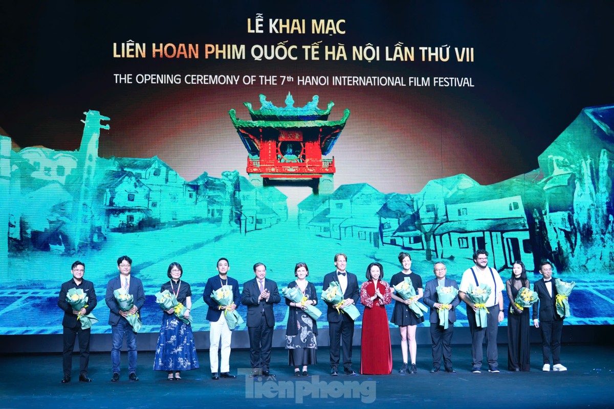 Dàn sao Việt đổ bộ Liên hoan phim quốc tế Hà Nội ảnh 14