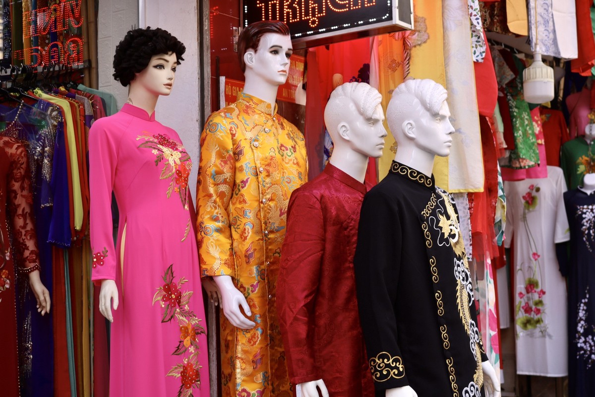 Người phụ nữ Hà thành dành cả đời cặm cụi may áo dài truyền thống ảnh 18