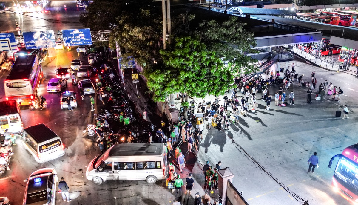 Ngày cuối dịp nghỉ lễ, nhiều người trở lại Hà Nội từ 4 giờ sáng vì sợ tắc đường ảnh 2