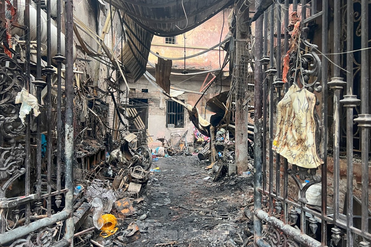 Cảnh tan hoang trong ngôi nhà cháy ở Hà Nội làm 14 người chết ảnh 4