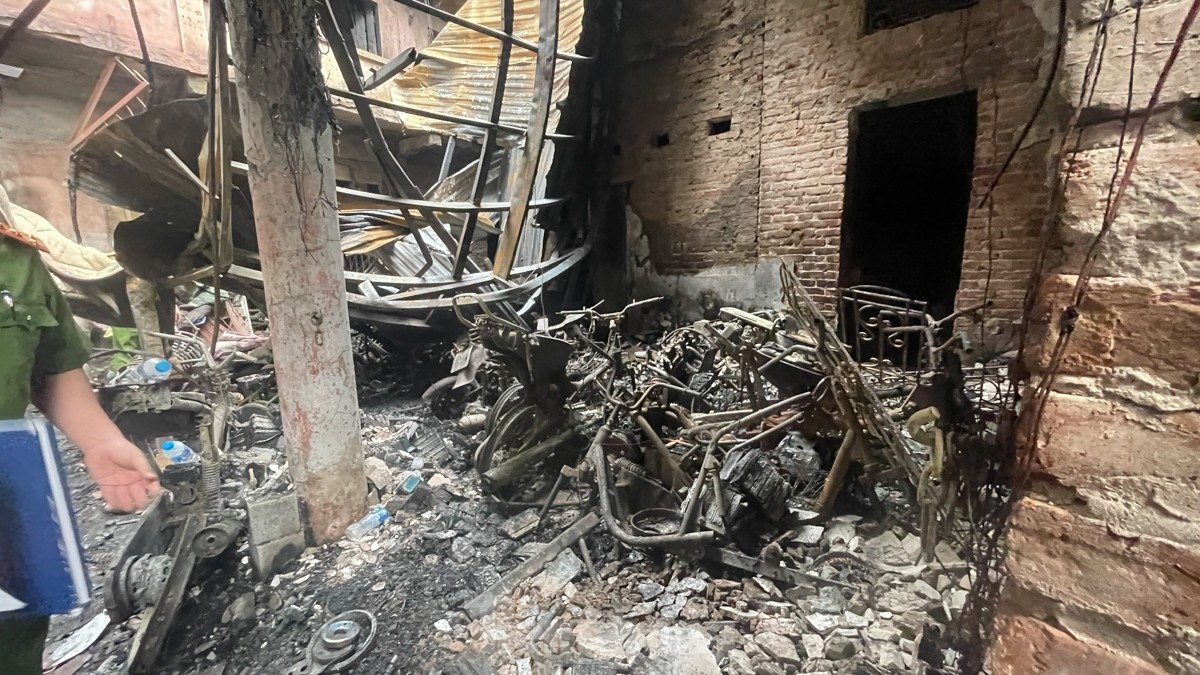 Cảnh tan hoang trong ngôi nhà cháy ở Hà Nội làm 14 người chết ảnh 3