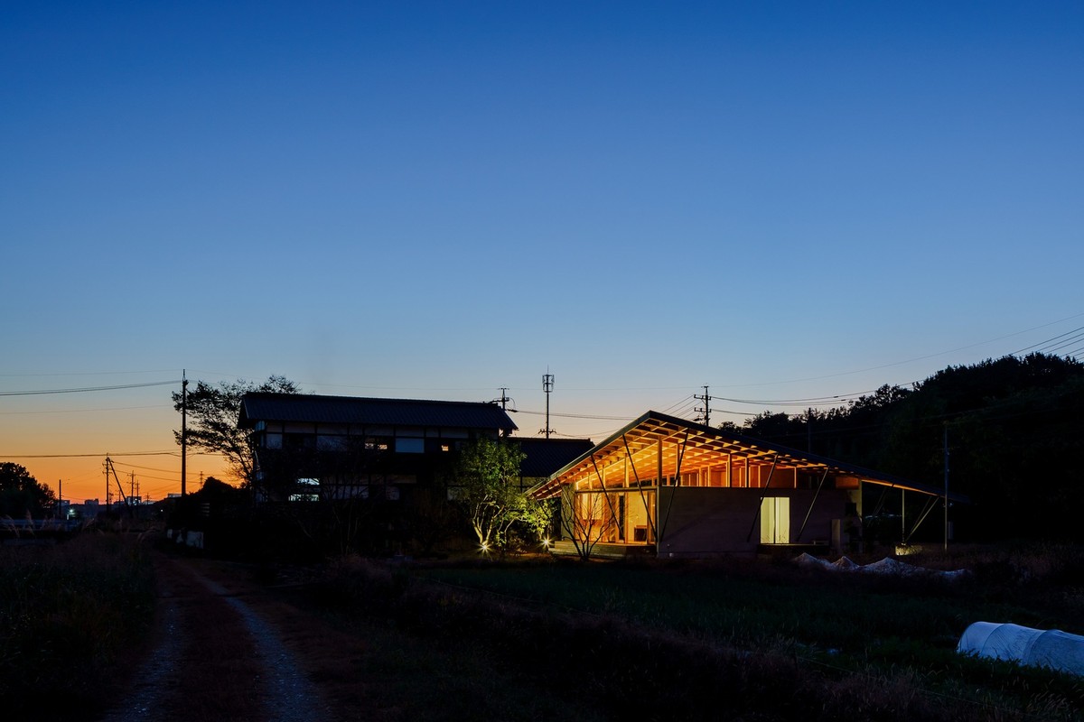 Độc đáo nhà gỗ mái xéo cấp 4 cho gia đình ở quê
