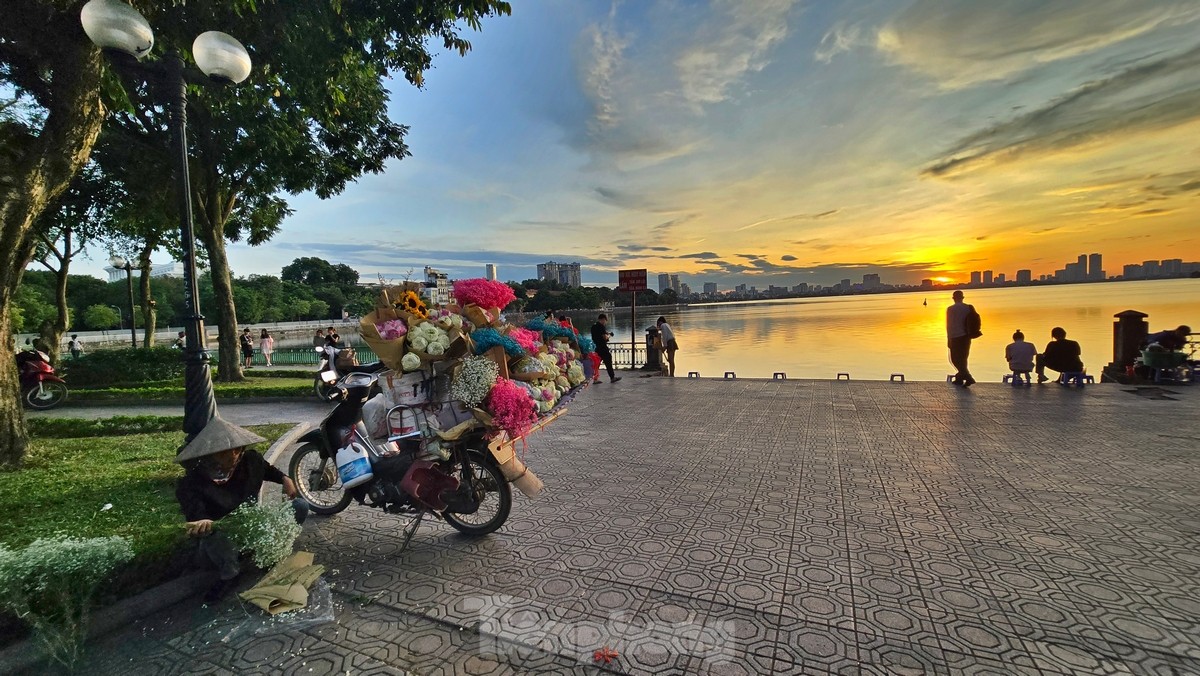 View - Beautiful Hanoi lake during sunset | DTiNews - Dan Tri International, the news gateway of Vietnam