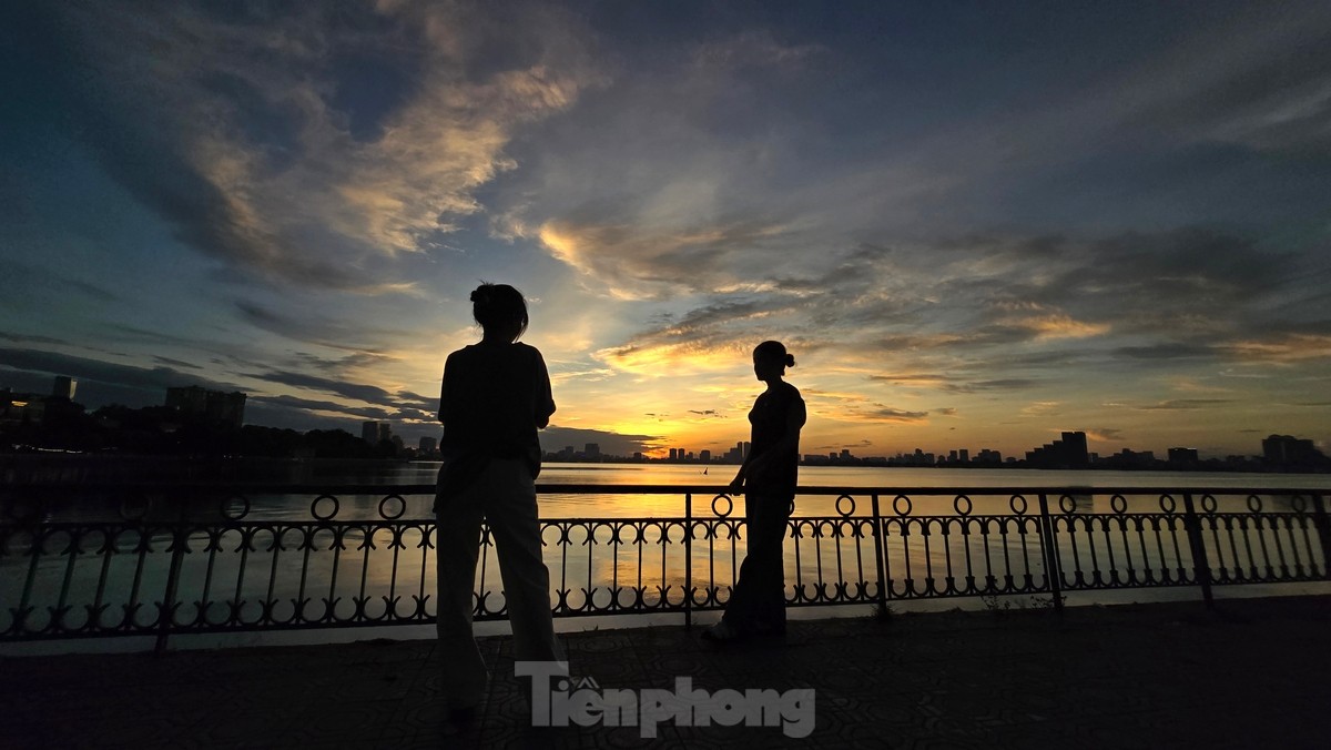 View - Beautiful Hanoi lake during sunset | DTiNews - Dan Tri International, the news gateway of Vietnam