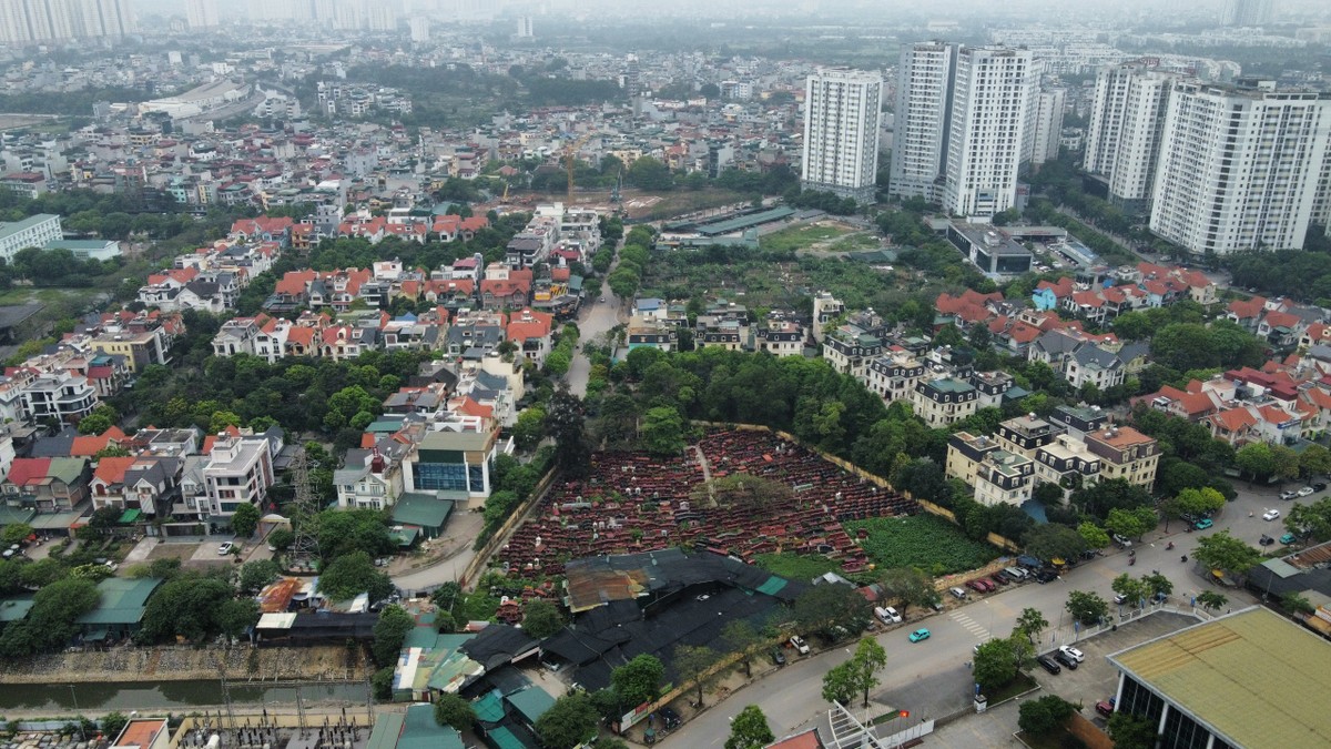Khu đất 'mọc' bãi xe lậu nơi phường đông dân nhất Hà Nội chuẩn bị xây trường họ