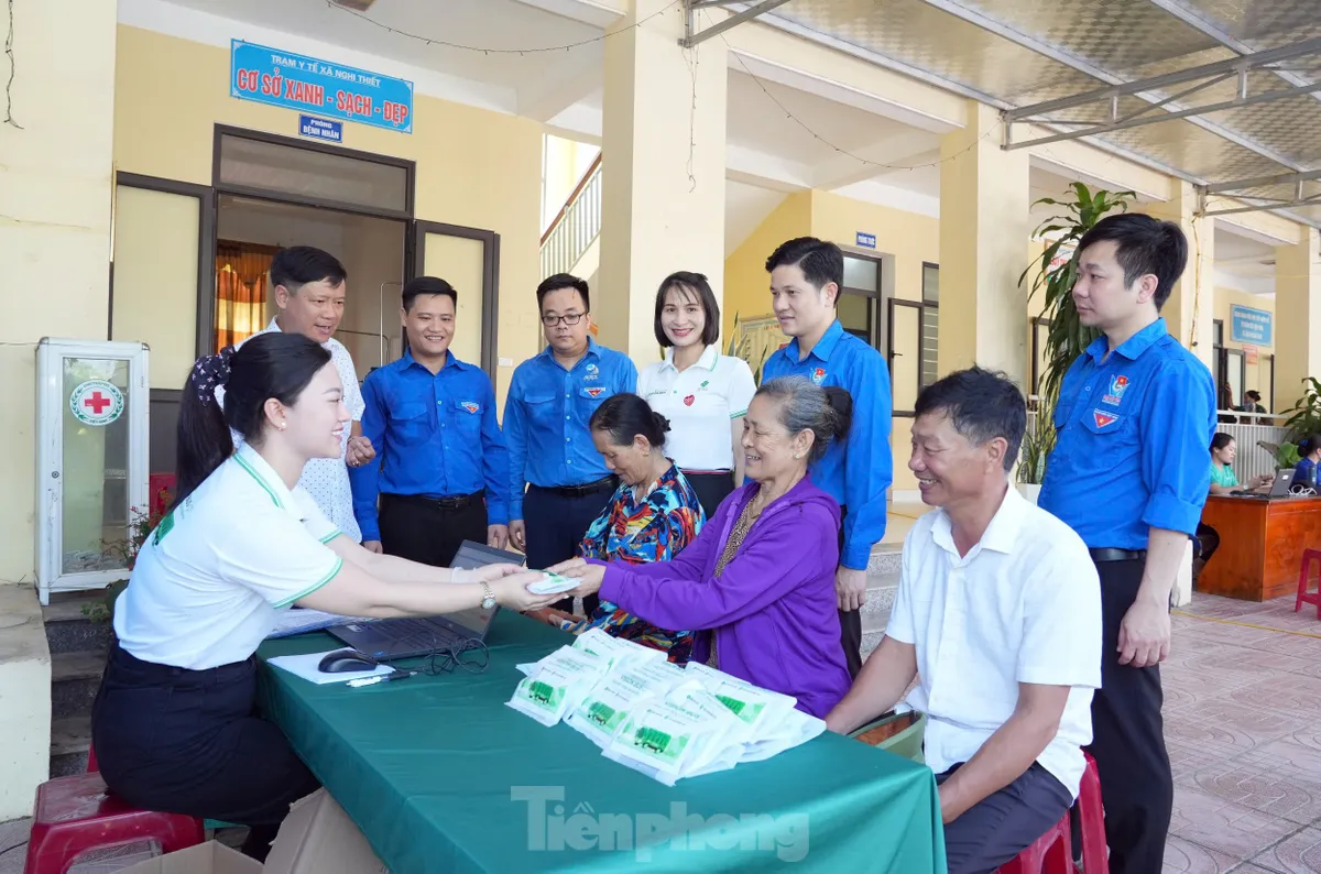 Tuổi trẻ Nghệ An ra quân Chiến dịch Kỳ nghỉ hồng 2025 ảnh 9