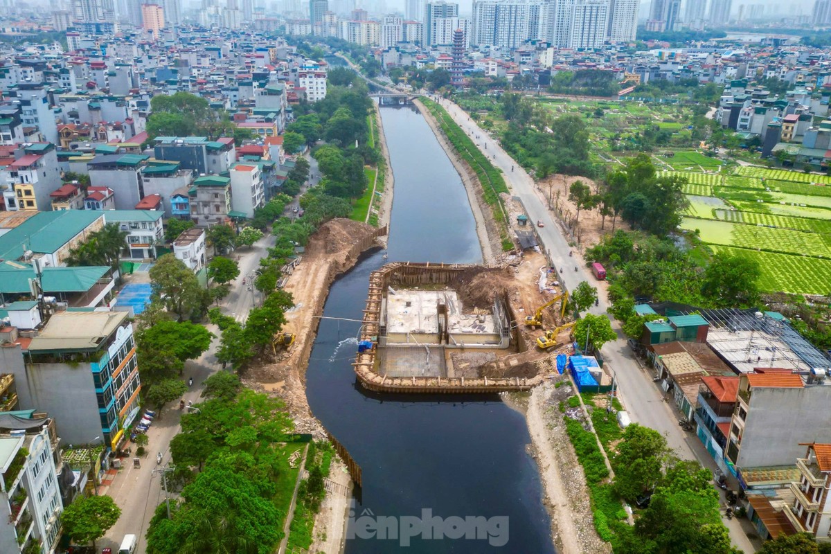 Đập dâng giữ nước đầu tiên trên sông Tô Lịch đã thành hình ảnh 1