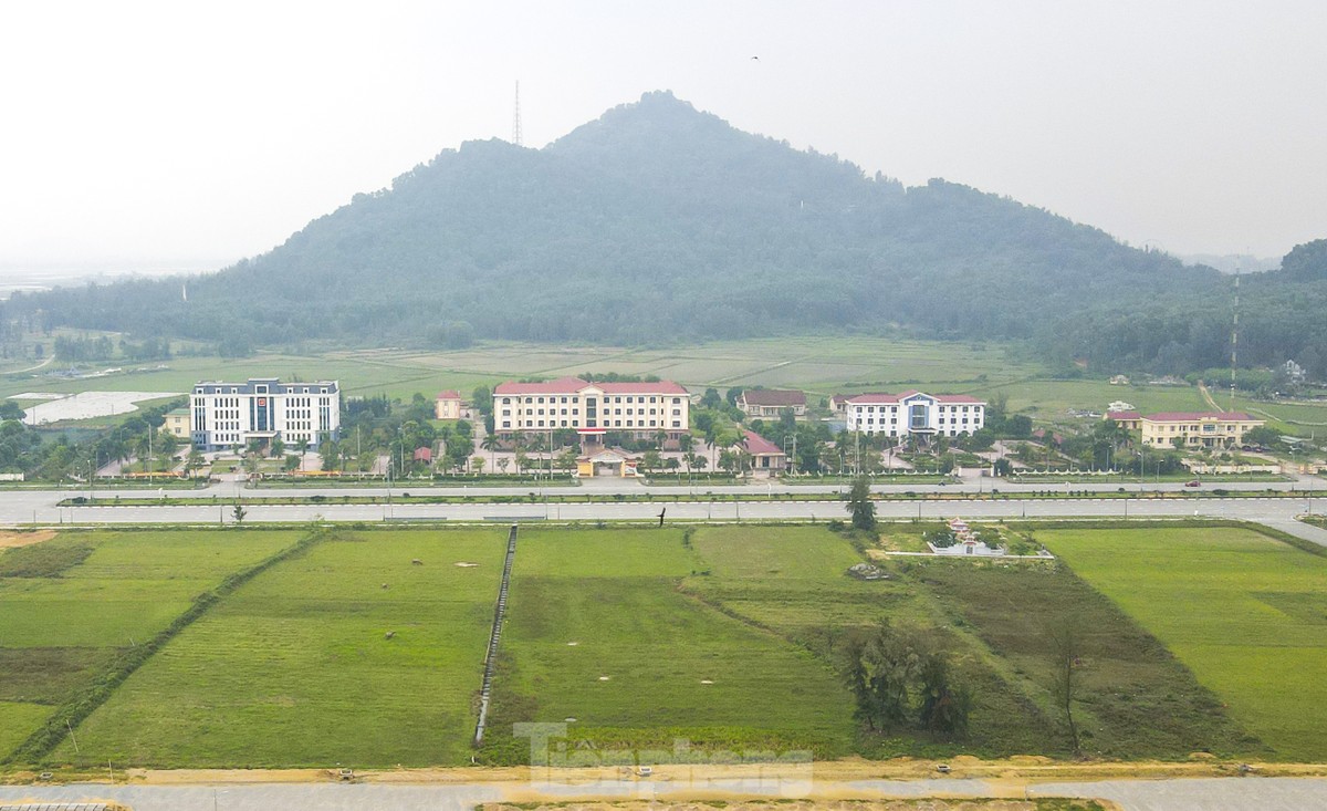 Hiện trạng huyện ven biển ở Hà Tĩnh sắp sáp nhập ảnh 1