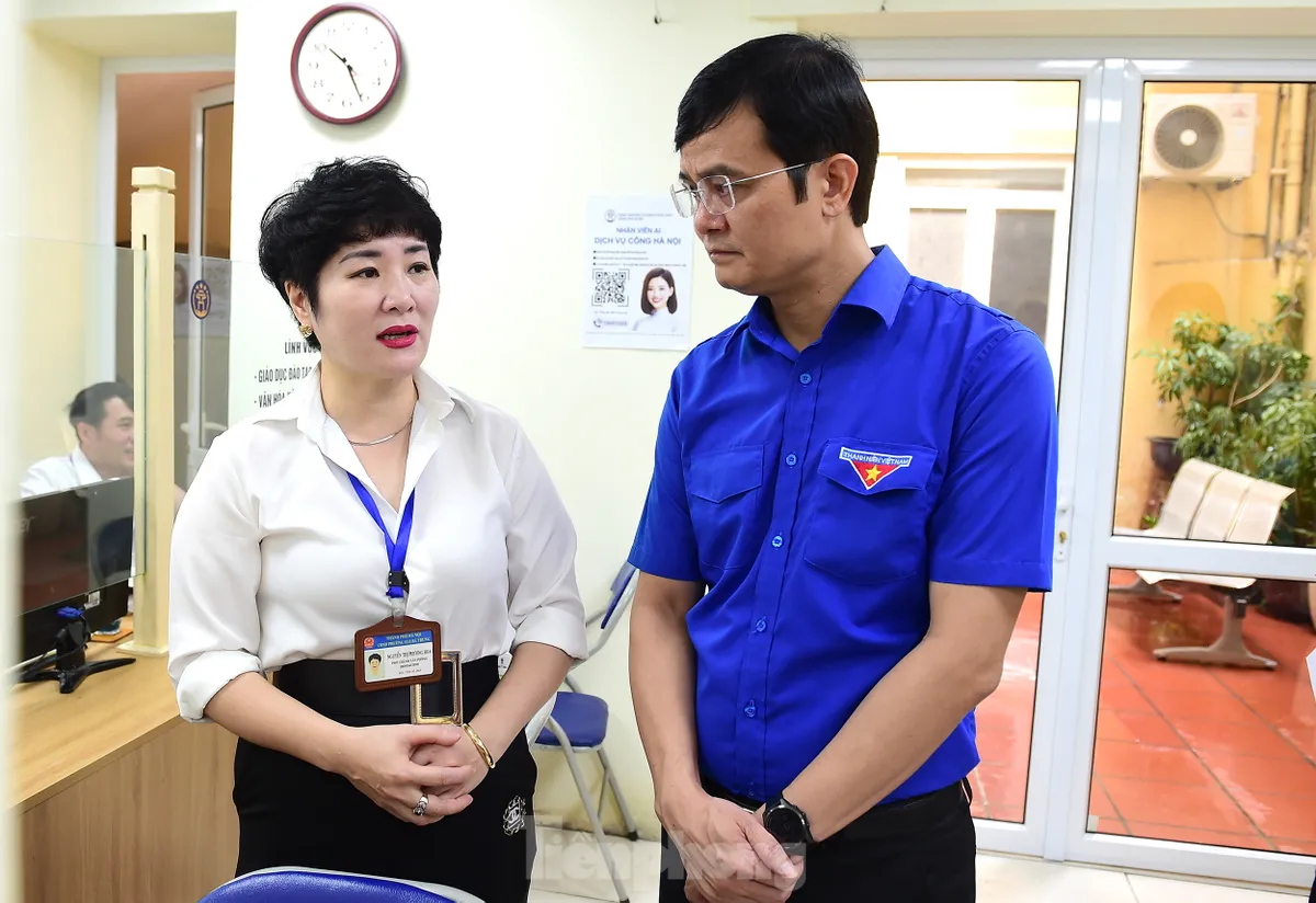 Ban Bí thư Trung ương Đoàn thăm, tặng quà đội hình tình nguyện hỗ trợ vận hành chính quyền hai cấp ảnh 2