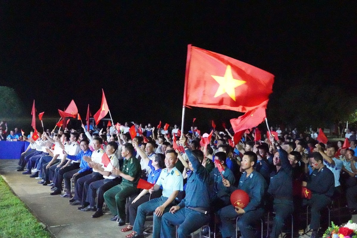 Hành trình 'Tuổi trẻ vì biển, đảo quê hương', viết tiếp câu chuyện hòa bình ảnh 13