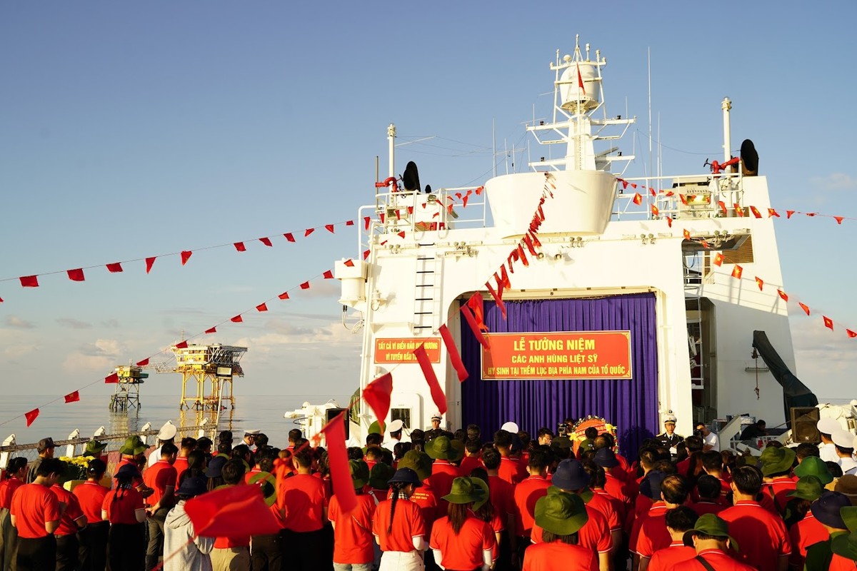 Hành trình 'Tuổi trẻ vì biển, đảo quê hương', viết tiếp câu chuyện hòa bình ảnh 10