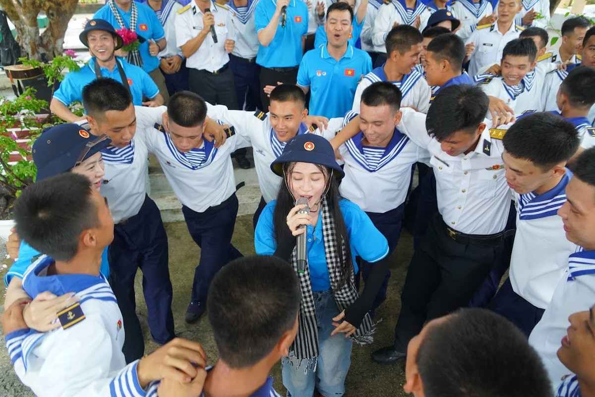 Hành trình 'Tuổi trẻ vì biển, đảo quê hương', viết tiếp câu chuyện hòa bình ảnh 7