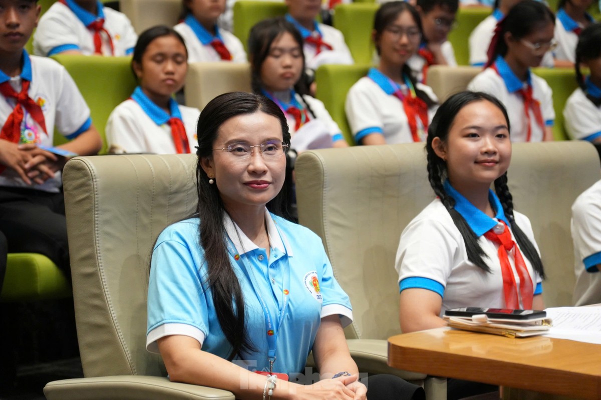 Đại biểu Cháu ngoan Bác Hồ trải nghiệm không gian sáng tạo tại các tập đoàn hàng đầu Việt Nam ảnh 1