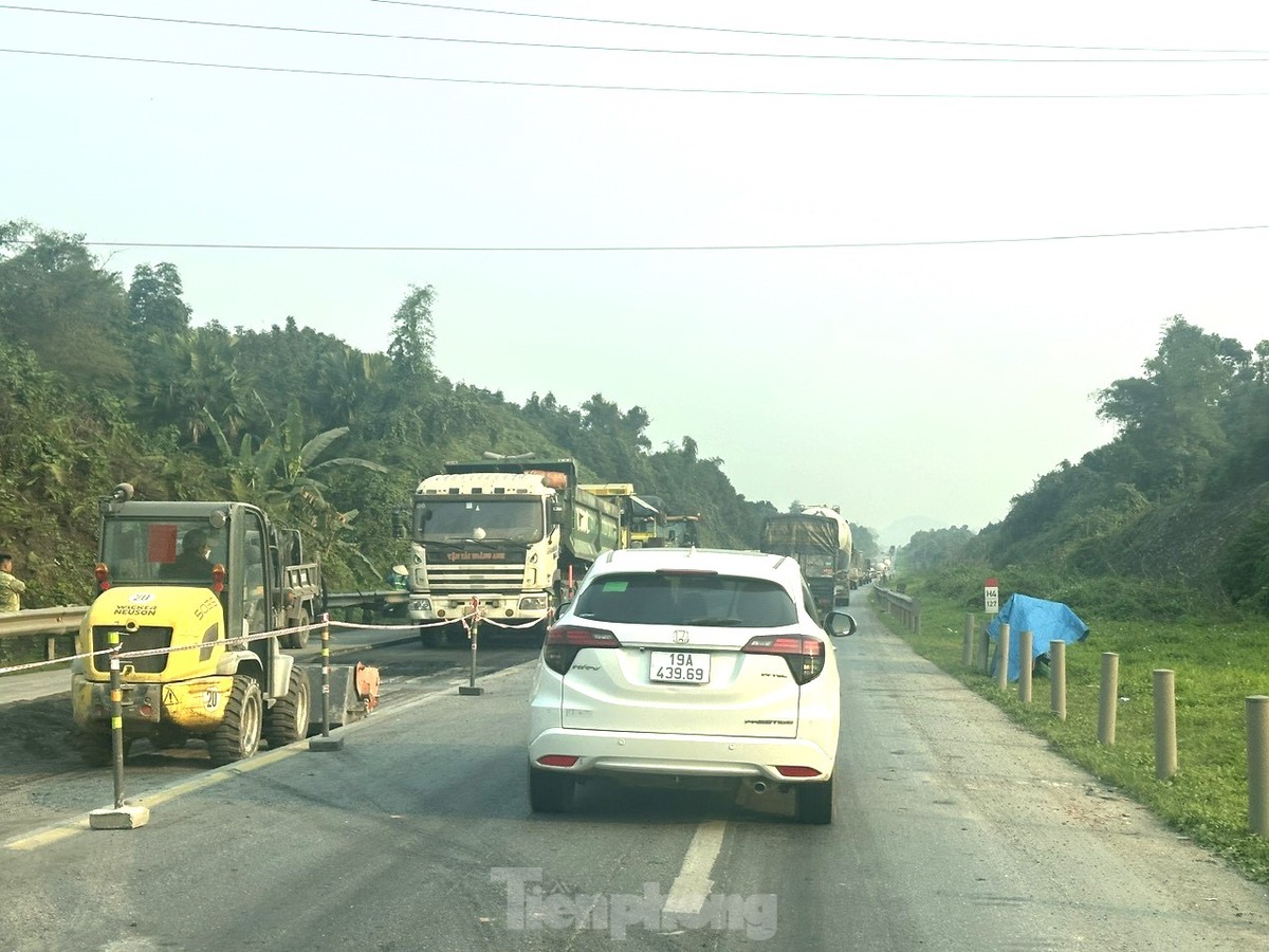 Cao tốc Nội Bài - Lào Cai vừa sửa chữa vừa khai thác, tài xế cần lưu ý khi lưu thông dịp 30/4 và 1/5 ảnh 9