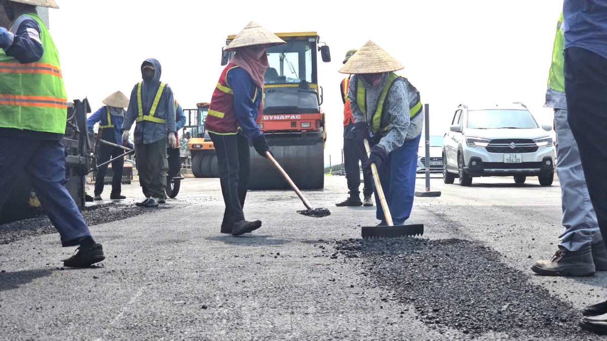 Cao tốc Nội Bài - Lào Cai vừa sửa chữa vừa khai thác, tài xế cần lưu ý khi lưu thông dịp 30/4 và 1/5 ảnh 8