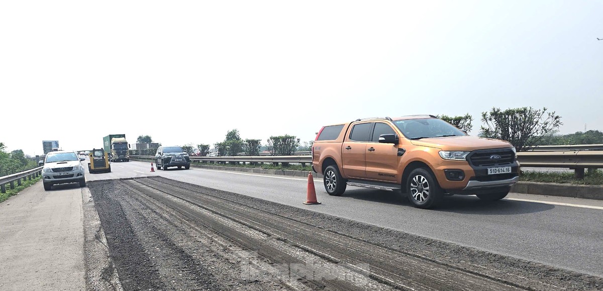 Cao tốc Nội Bài - Lào Cai vừa sửa chữa vừa khai thác, tài xế cần lưu ý khi lưu thông dịp 30/4 và 1/5 ảnh 5