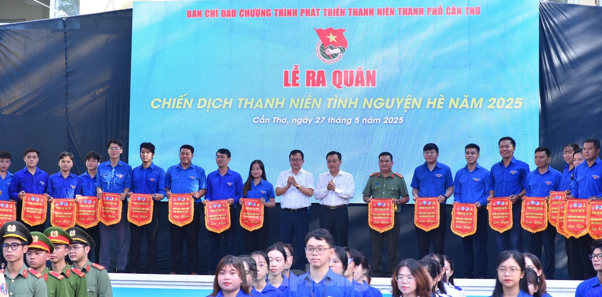 Hơn 30.000 đoàn viên, thanh niên Cần Thơ tham gia tình nguyện hè ảnh 6