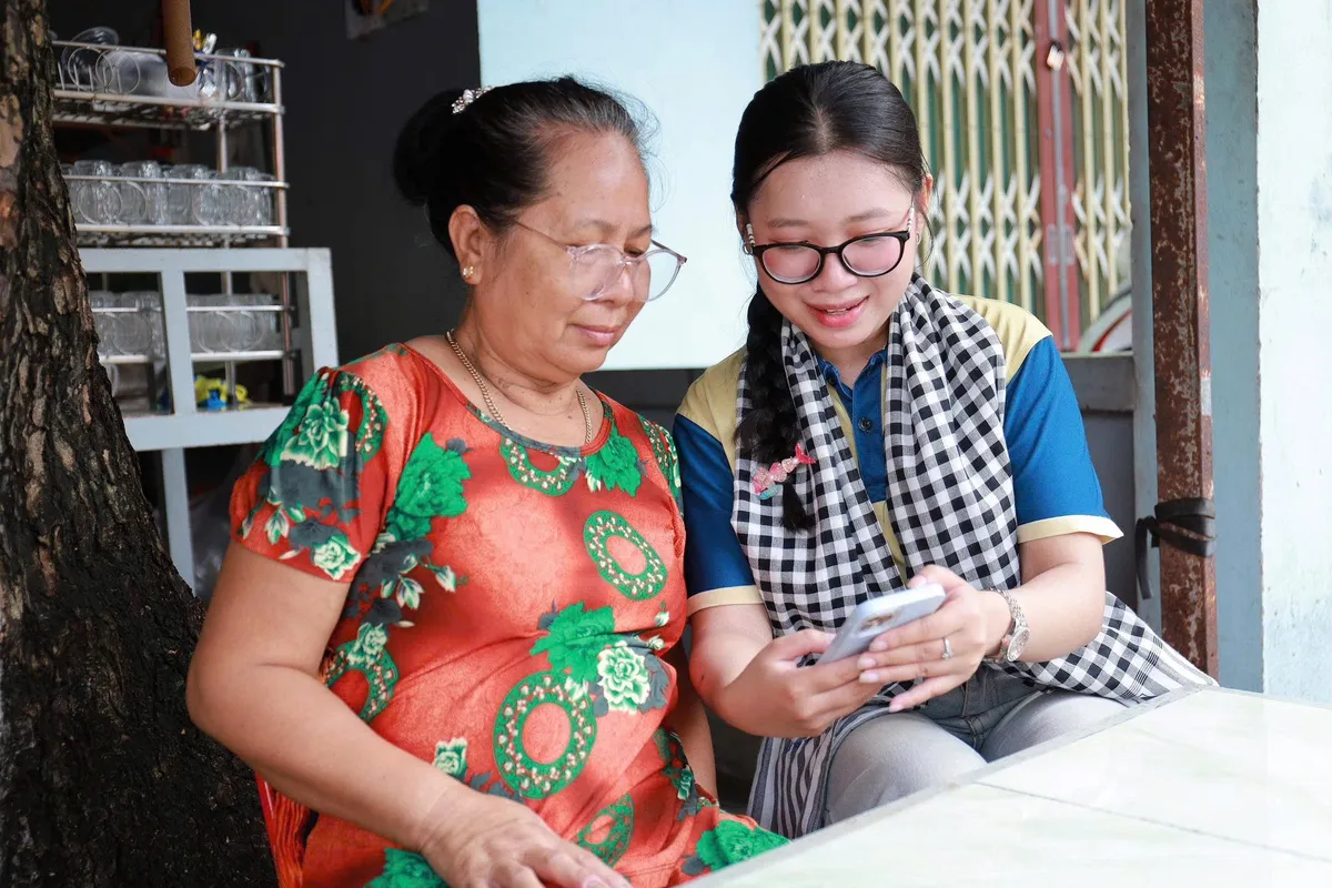 Vượt hàng trăm cây số ra Đặc khu Thổ Châu hỗ trợ người dân công nghệ số ảnh 3