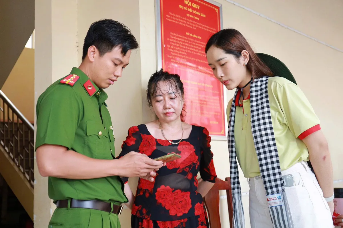 Vượt hàng trăm cây số ra Đặc khu Thổ Châu hỗ trợ người dân công nghệ số ảnh 6