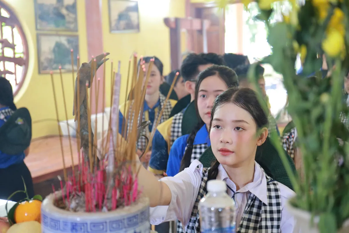 Vượt hàng trăm cây số ra Đặc khu Thổ Châu hỗ trợ người dân công nghệ số ảnh 8