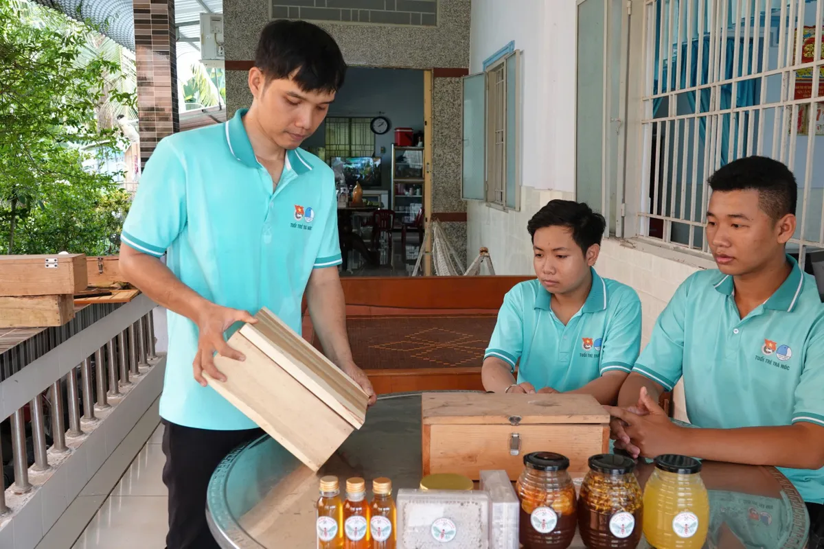 Thanh niên Cần Thơ khởi nghiệp từ nuôi ong ảnh 3