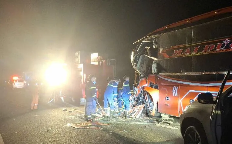 Hiện trường kinh hoàng vụ tai nạn trên cao tốc, 18 người thương vong ảnh 10