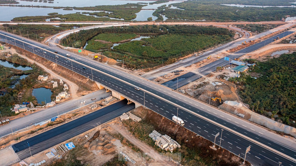 Cận cảnh nút giao cao tốc ‘trăm tỷ’ sắp đưa vào khai thác ở Quảng Ninh ảnh 2