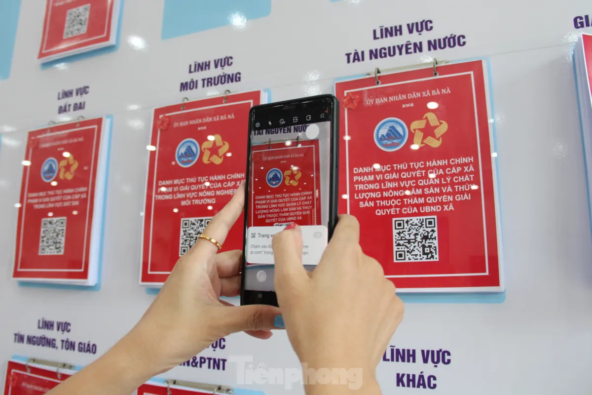 'Áo xanh' Đà Nẵng giúp người dân gỡ khó thủ tục tại các phường, xã mới ảnh 15
