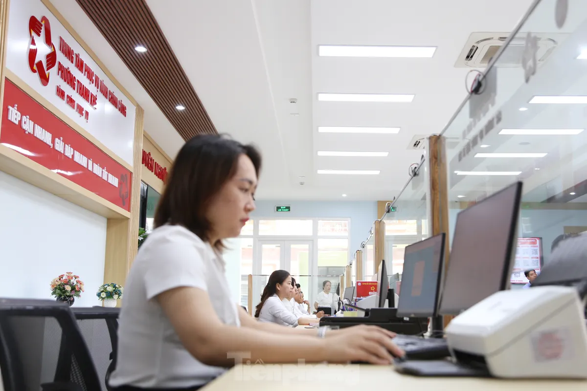 'Áo xanh' Đà Nẵng giúp người dân gỡ khó thủ tục tại các phường, xã mới ảnh 2