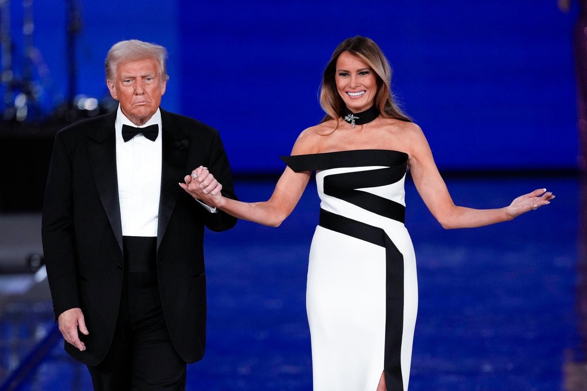 Chiếc váy báo thù của bà Melania Trump ảnh 3