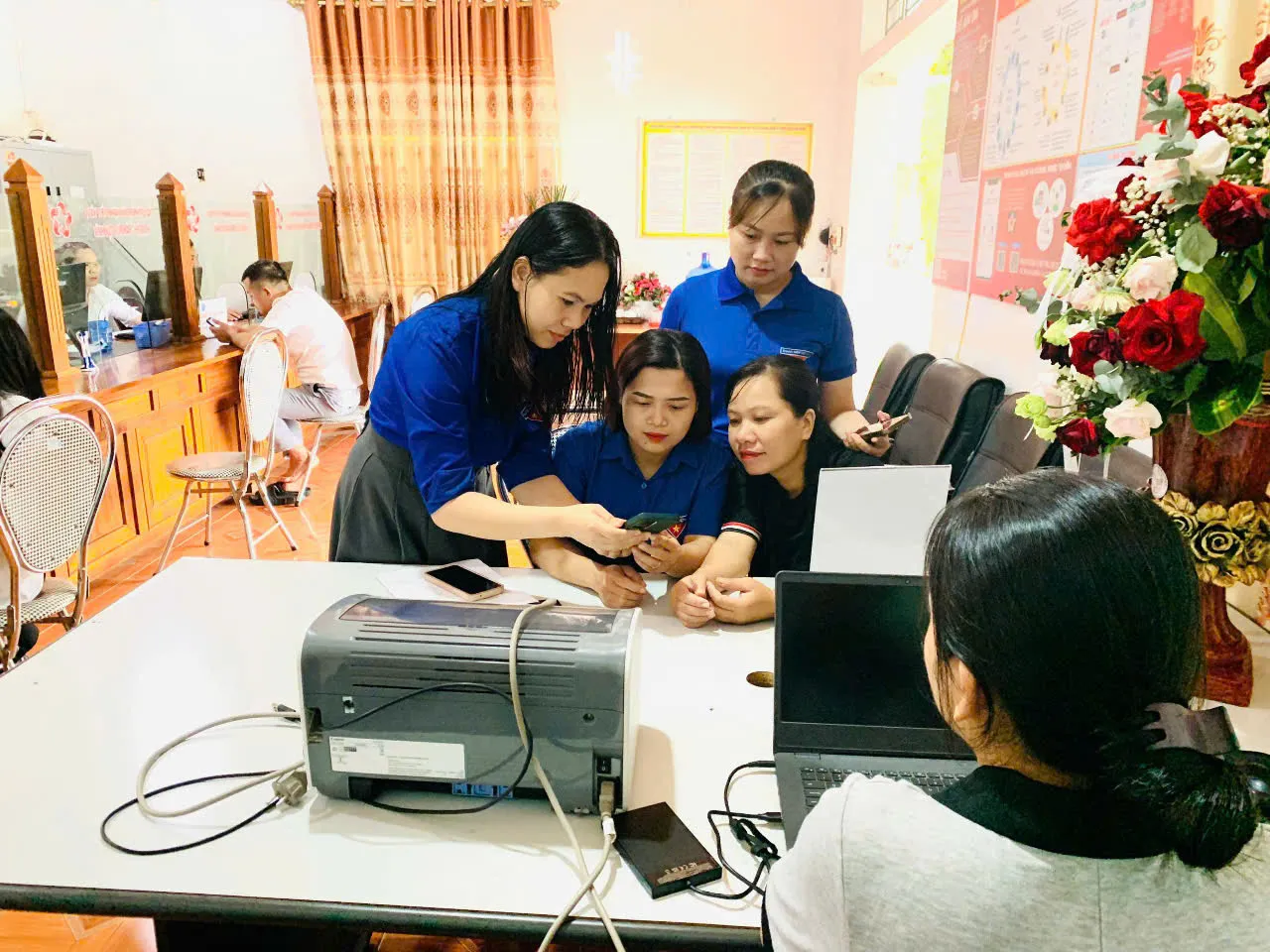 Những trợ lý số của người dân vùng biên ảnh 2