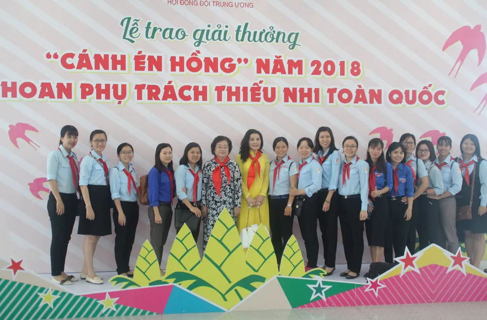 Tuyên dương các 'cánh én' mang câu chuyện đẹp về hành trình yêu thương ảnh 10