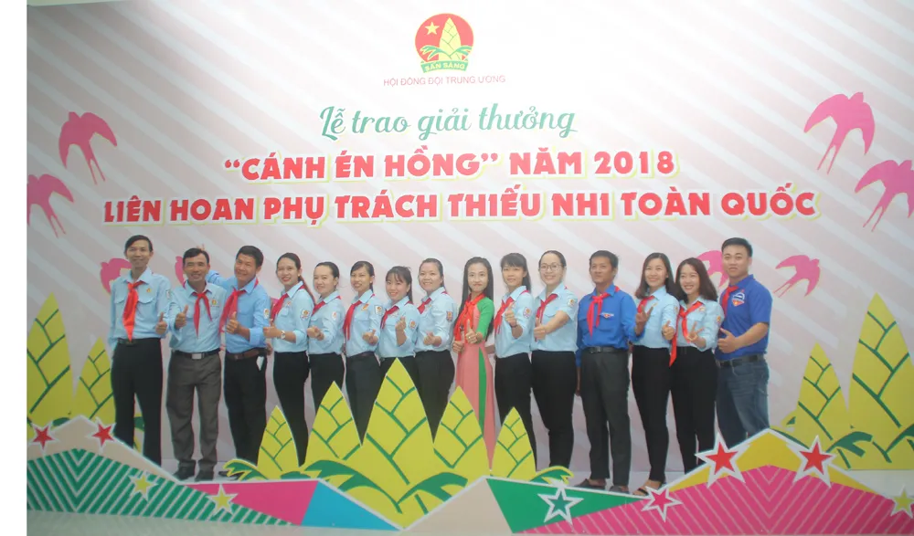 Tuyên dương các 'cánh én' mang câu chuyện đẹp về hành trình yêu thương ảnh 14