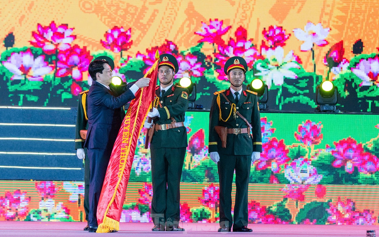 Hải Phòng đón nhận danh hiệu ‘Thành phố Anh hùng’ ảnh 4