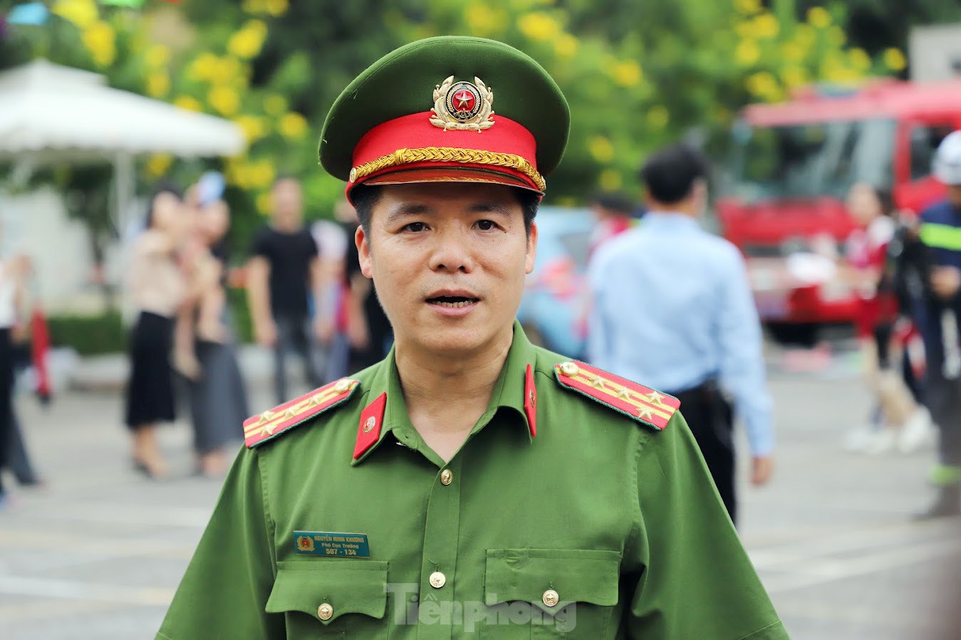 Học sinh, sinh viên Thủ đô hào hứng trải nghiệm kỹ năng chữa cháy, thoát nạn từ nhà cao tầng ảnh 12