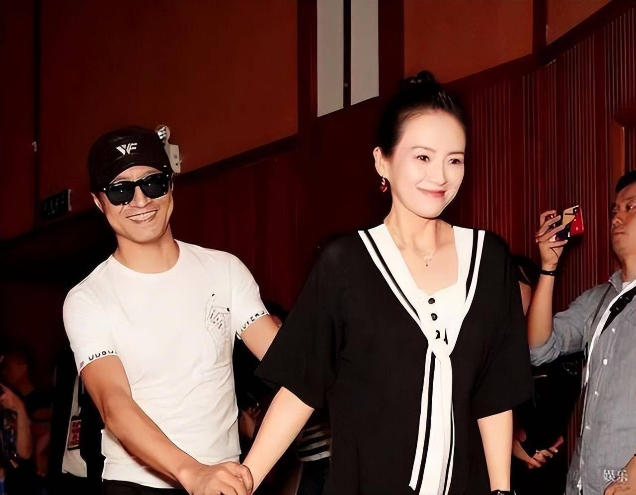 Cuộc hôn nhân bị gọi là giả tạo của Chương Tử Di và nam ca sĩ đã có hai đời vợ ảnh 8