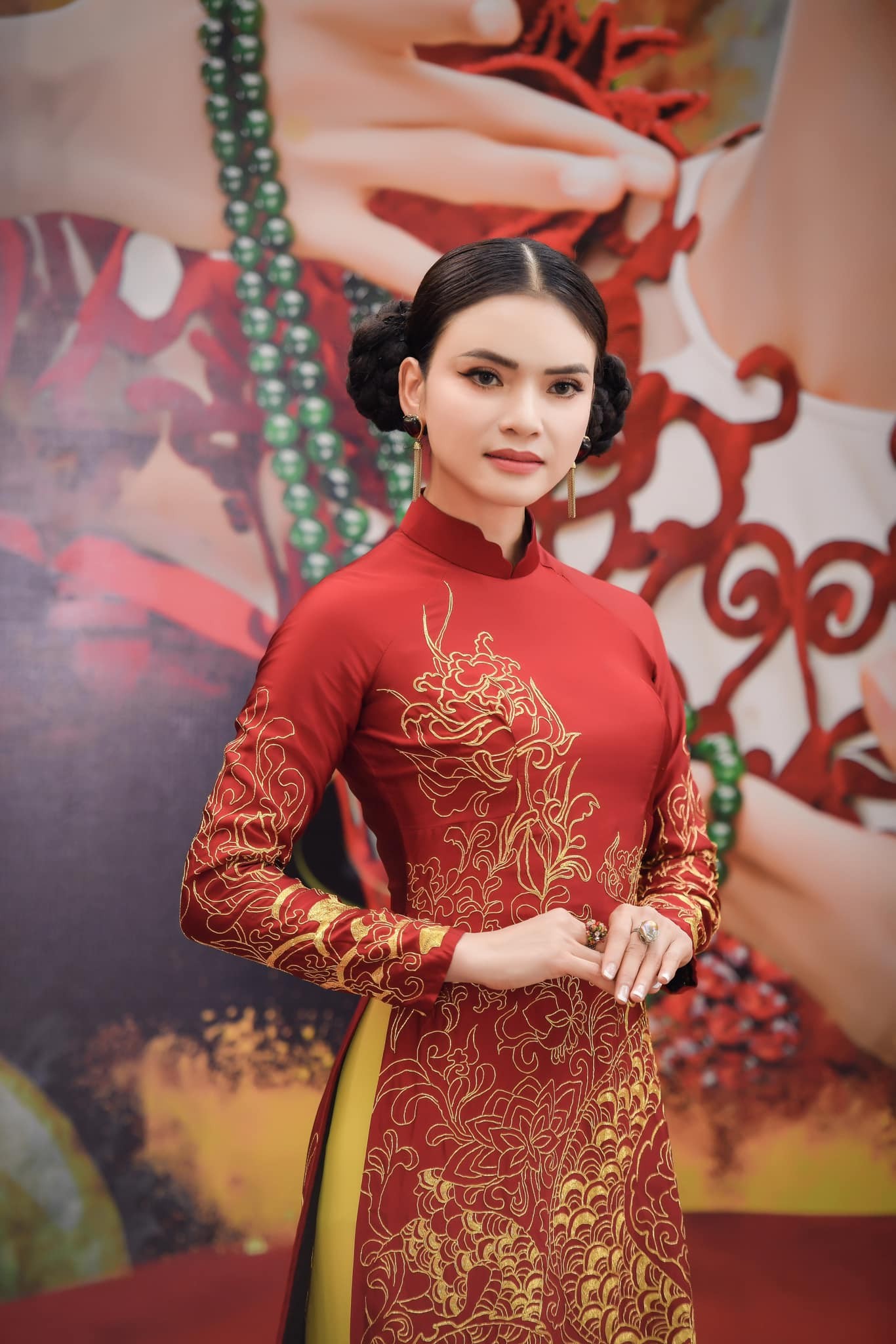 Ca sĩ Việt trẻ nhất được phong tặng NSND sống độc thân ở cơ ngơi 8.000 m2 ảnh 1
