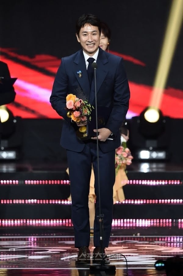 Cái chết của Lee Sun Kyun gây rúng động cả Hàn Quốc và showbiz thế giới ảnh 7